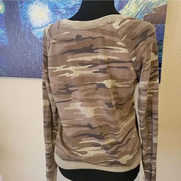 GRAYSON THREADS CAMO TOP - Picture 2 of 3